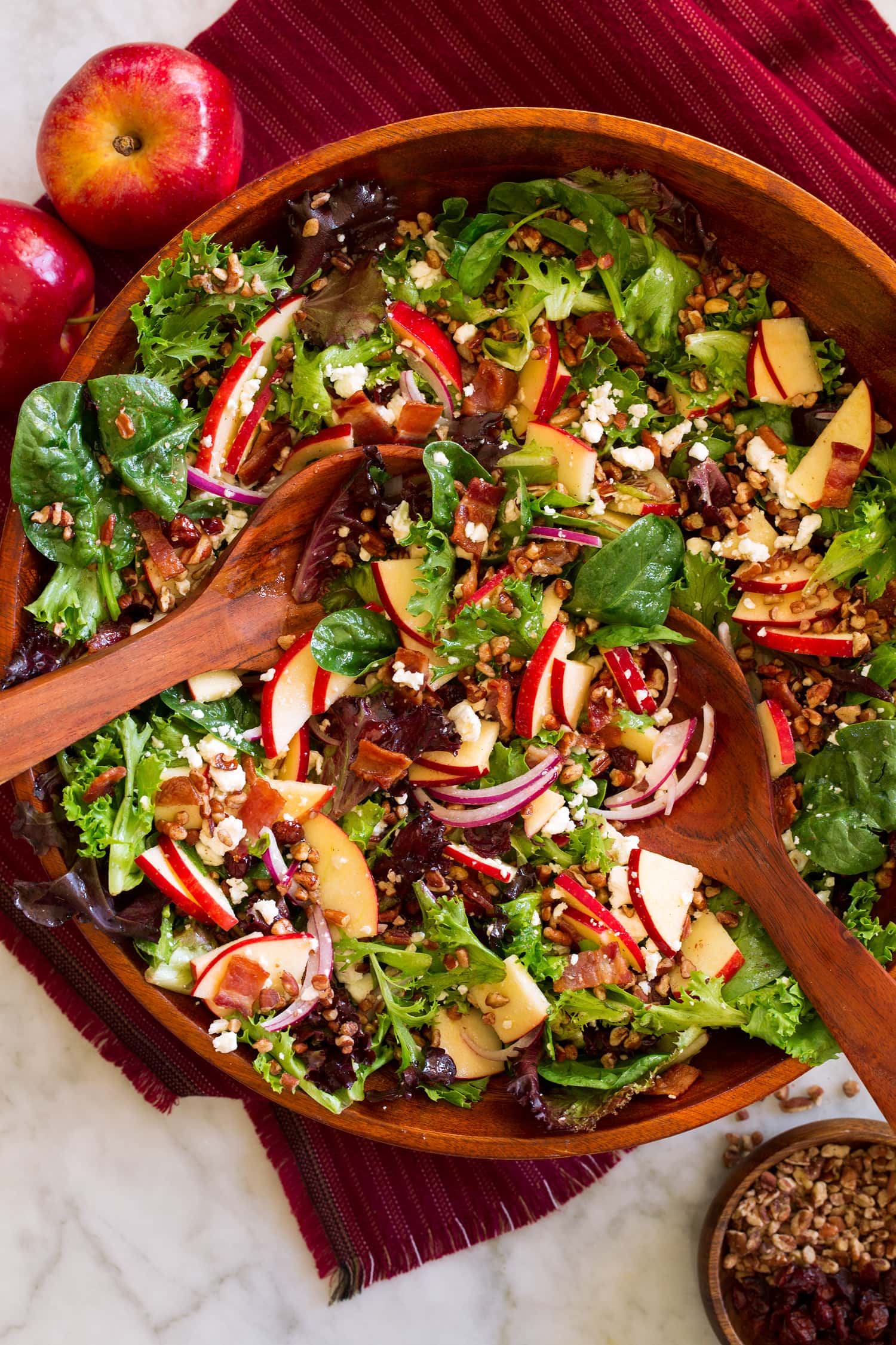 Elevate Your Meal: Best Pairings for Apple Cranberry Pecan Spinach Salad